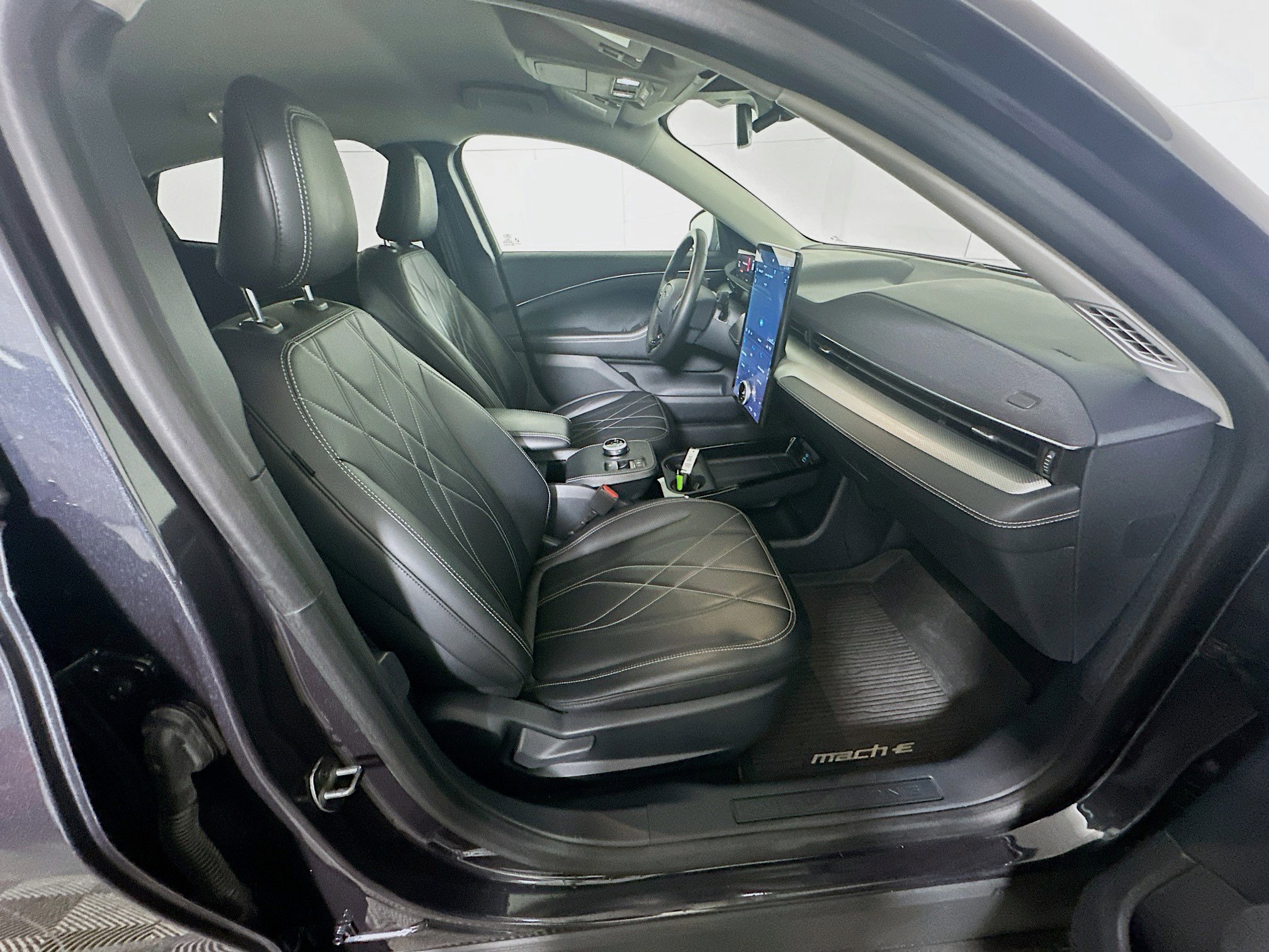 Used 2021 Ford Mustang Mach-E Select image 32