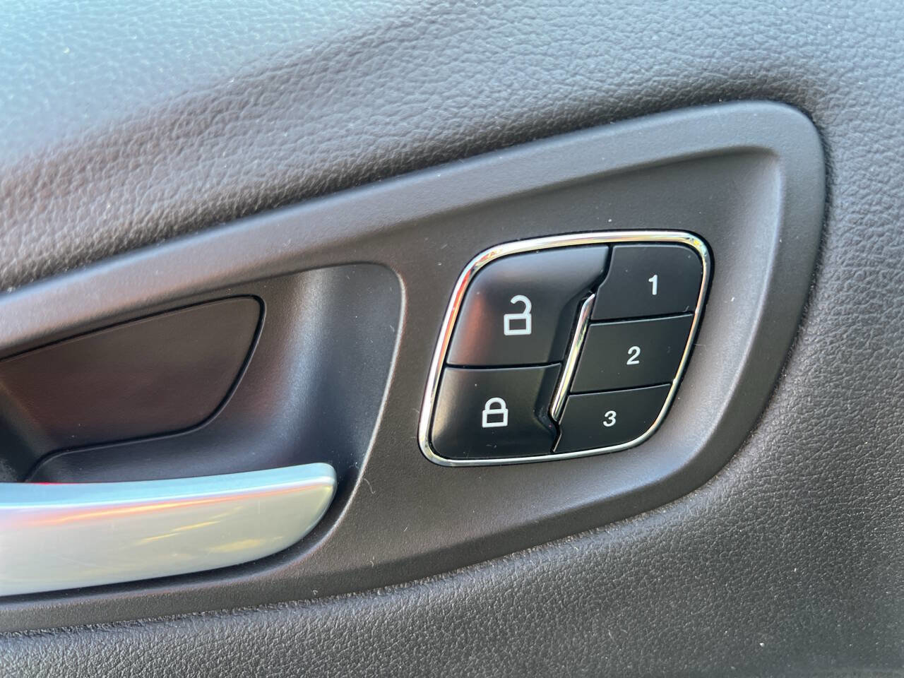 Used 2015 Ford Escape Titanium w/ Equipment Group 301A image 19