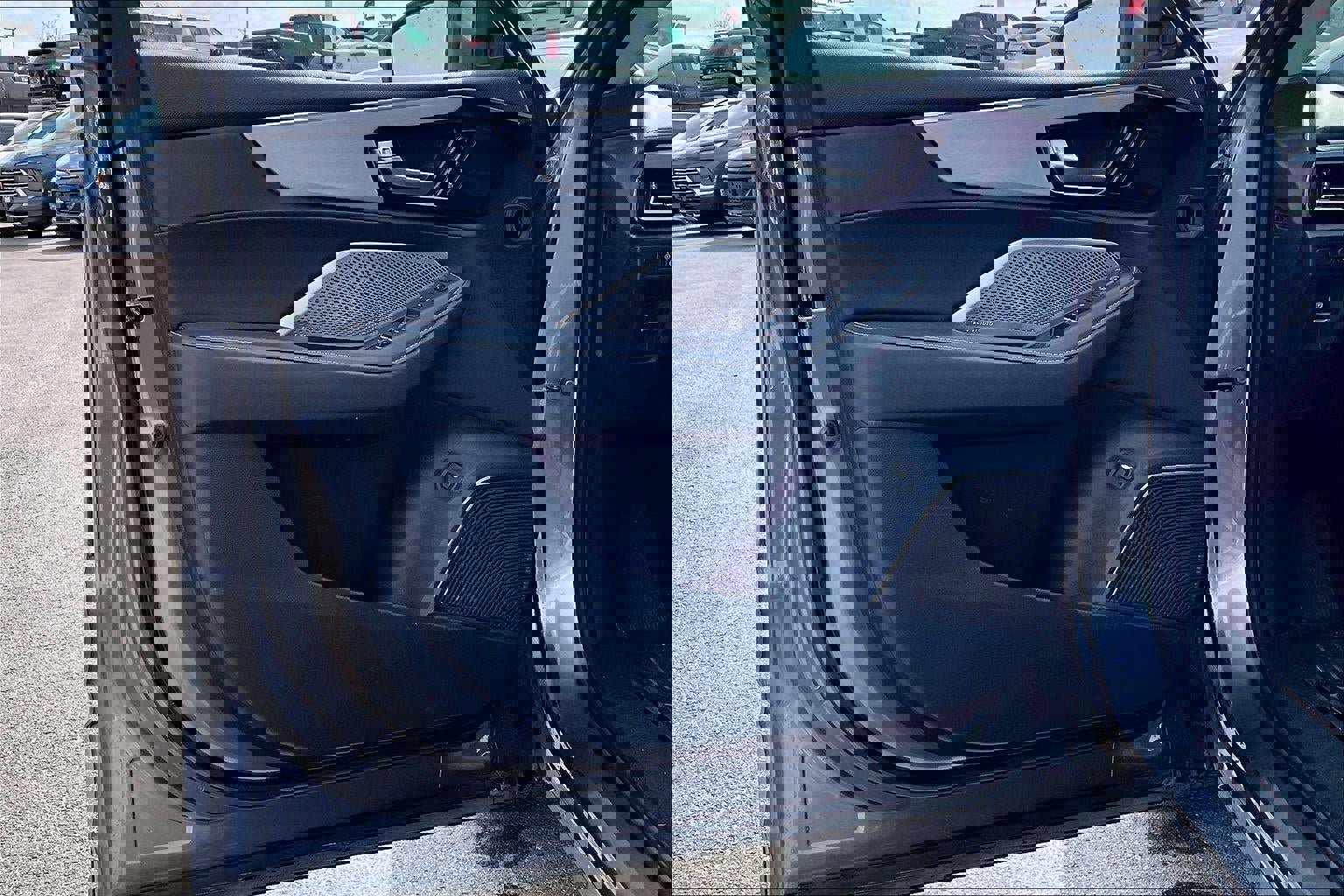 Used 2024 Acura MDX SH-AWD w/ Technology Package image 25