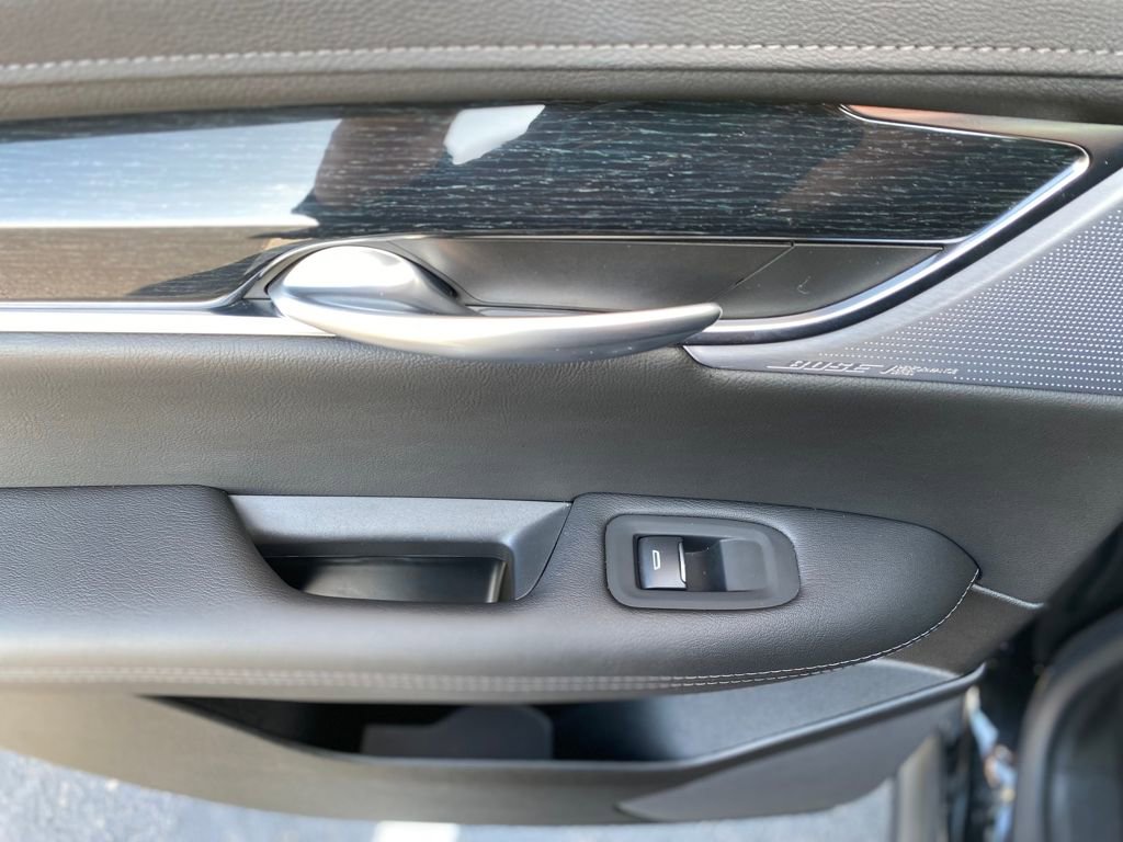 Used 2025 Cadillac XT5 Premium Luxury image 17