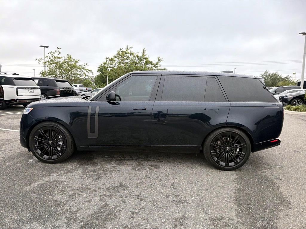 New 2025 Land Rover Range Rover Long Wheelbase SE image 2