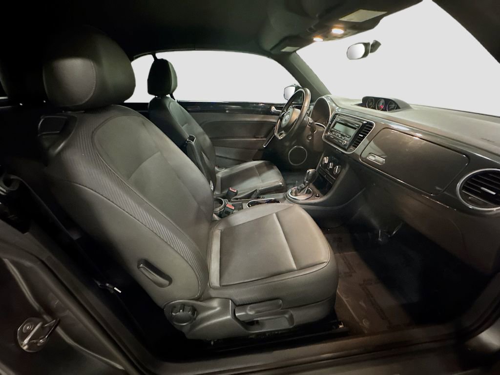 Used 2013 Volkswagen Beetle 2.0T image 30