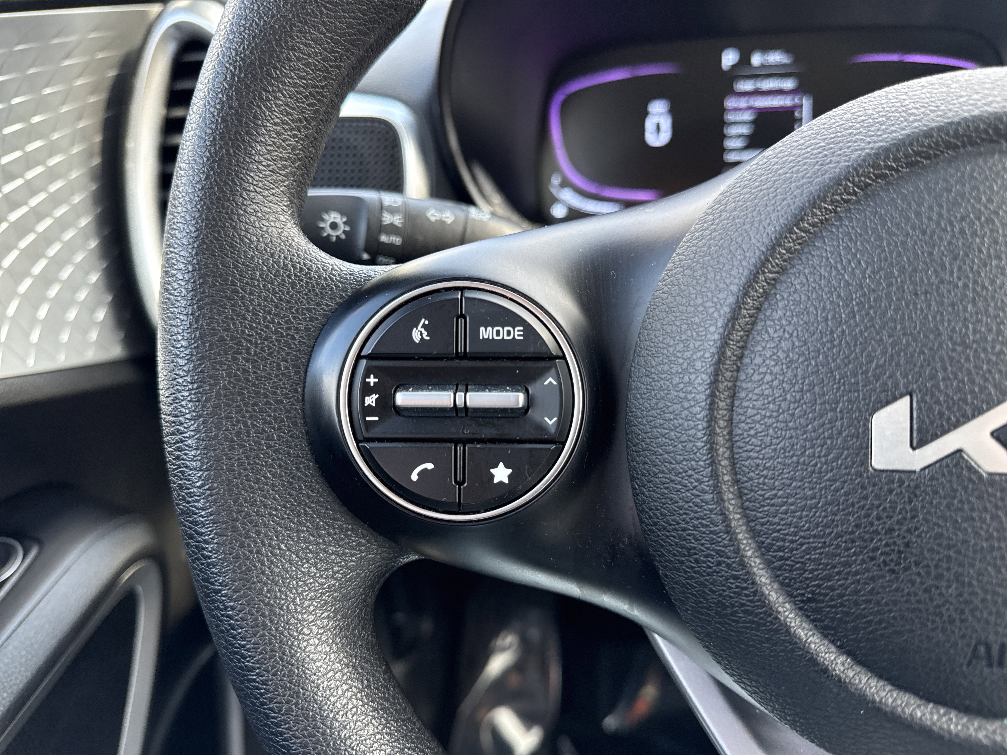 Used 2025 Kia Soul LX w/ LX Technology Package image 23