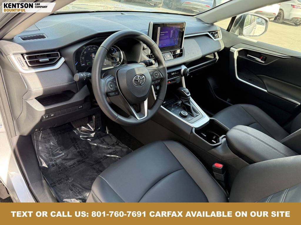 Used 2025 Toyota RAV4 XLE Premium image 31