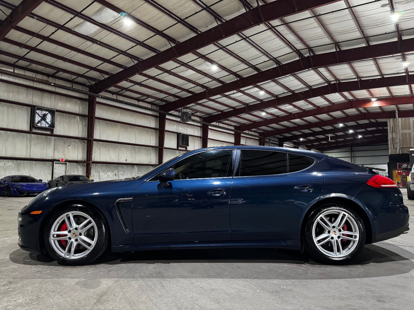 Used 2014 Porsche Panamera 4 AWD/4WD image 8
