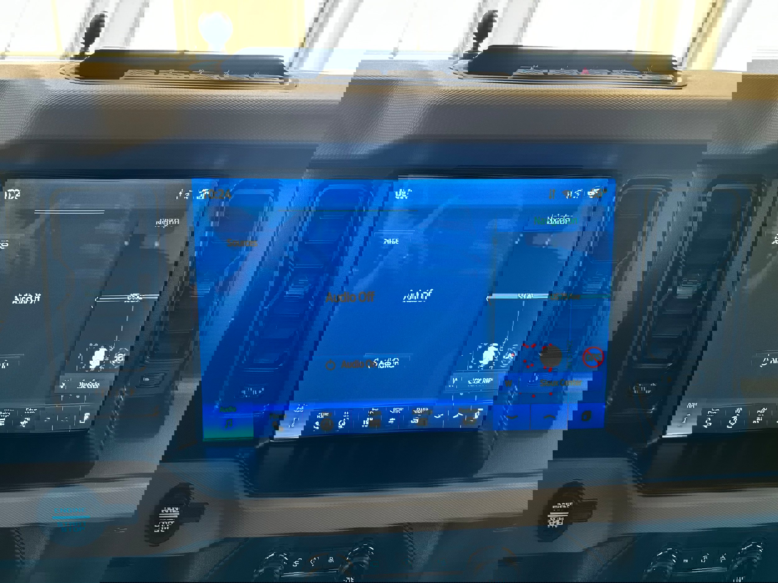 Used 2022 Ford Bronco Wildtrak image 16