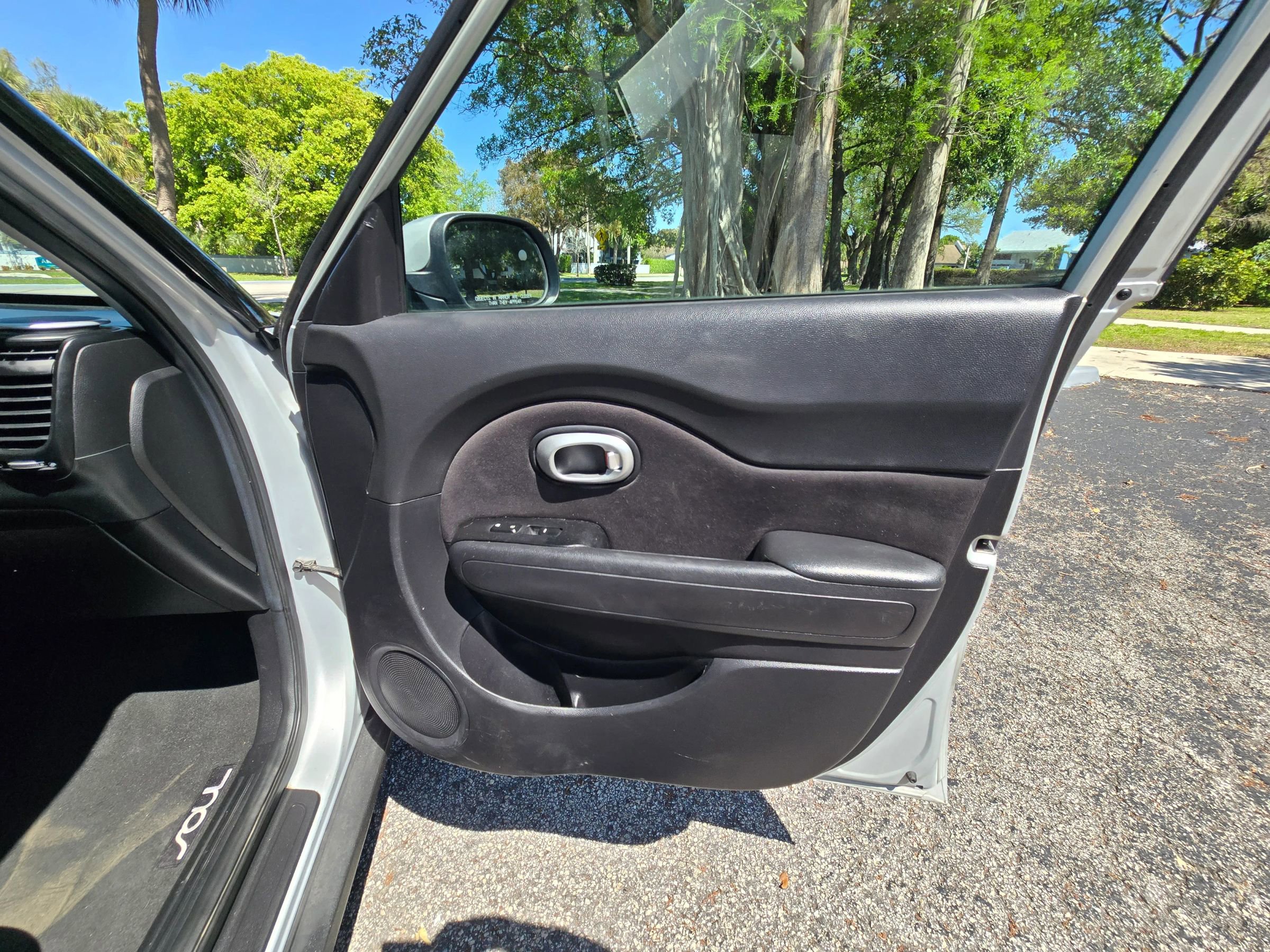 Used 2016 Kia Soul FWD image 23