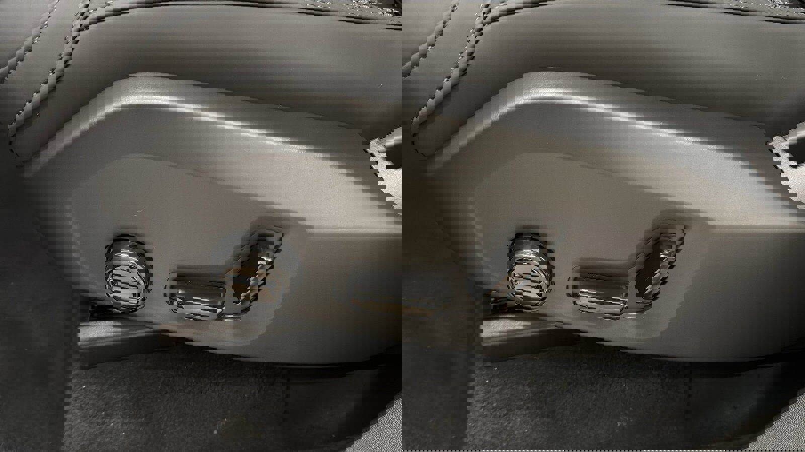 New 2026 Volvo XC90 B6 Plus w/ Protection Package Premier image 24