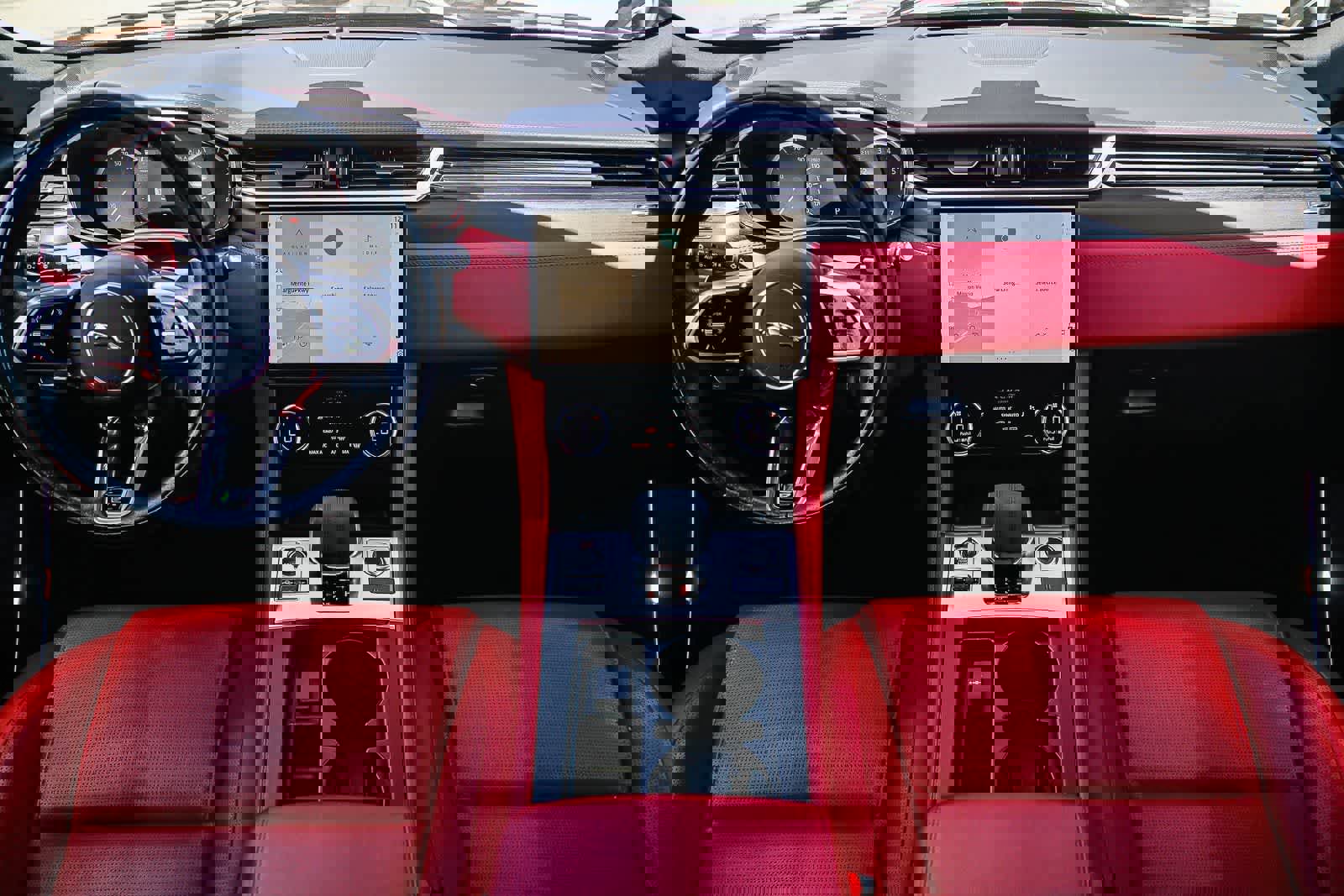 Used 2023 Jaguar F-PACE R-Dynamic S image 12