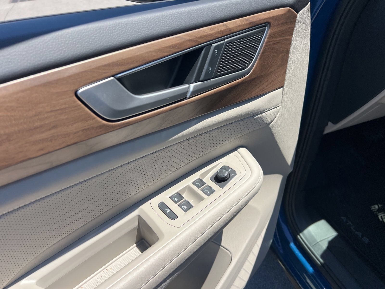 Certified 2026 Volkswagen Atlas SE FWD image 29