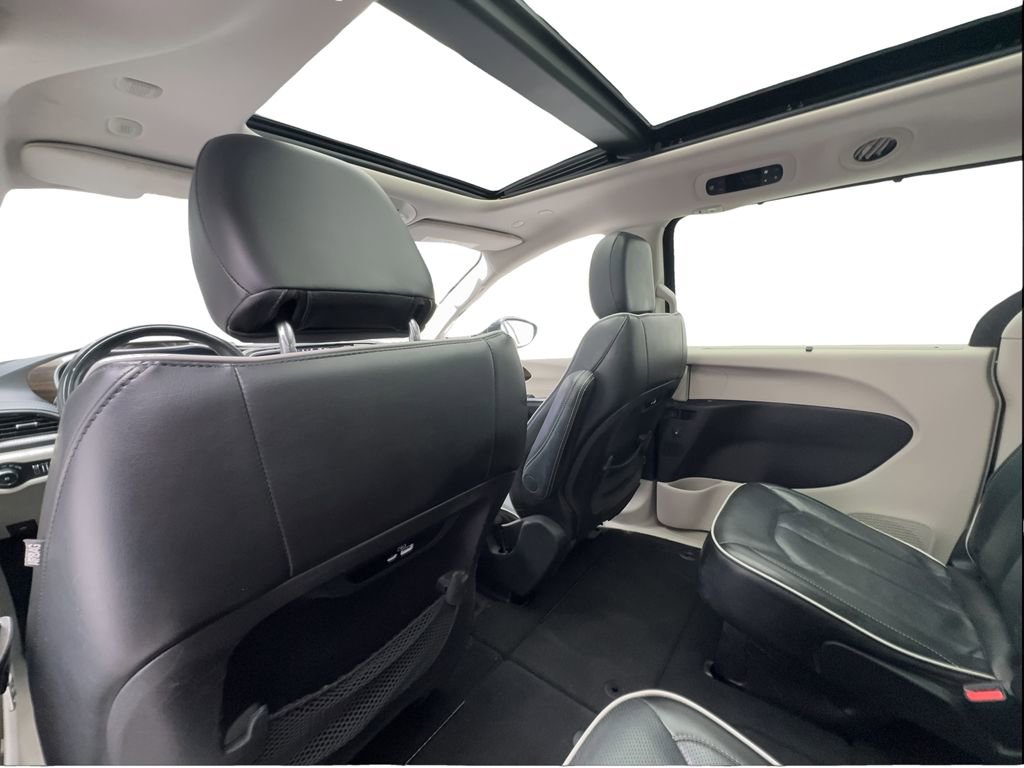 Used 2022 Chrysler Pacifica Limited FWD image 23