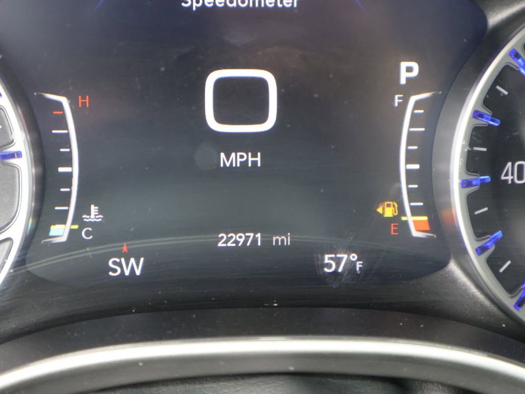 Used 2025 Chrysler Pacifica Select FWD image 29