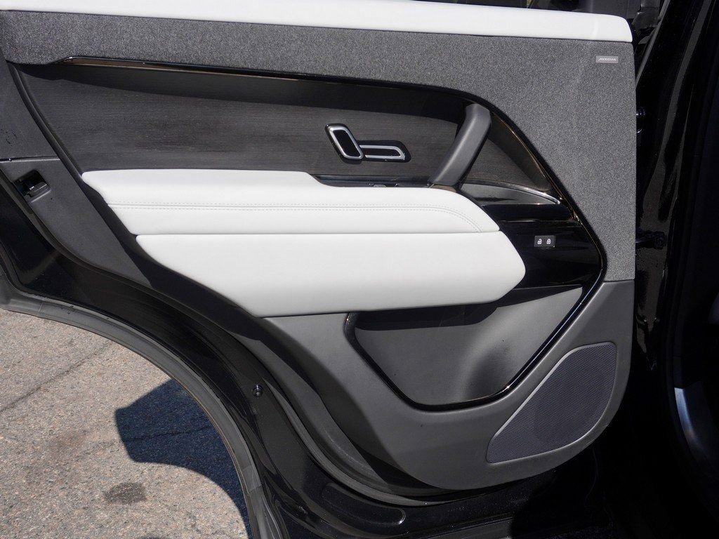Used 2023 Land Rover Range Rover Sport SE image 28