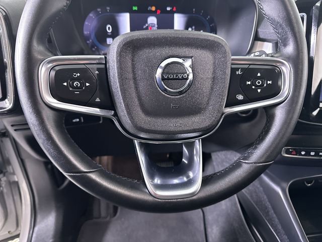 Used 2023 Volvo XC40 B5 Core image 28