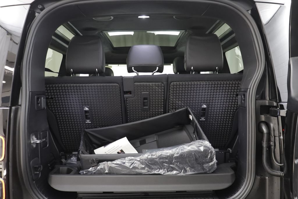 New 2026 Land Rover Defender 90 V8 AWD/4WD image 19