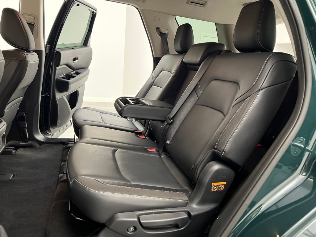 Used 2025 Nissan Pathfinder SL image 13