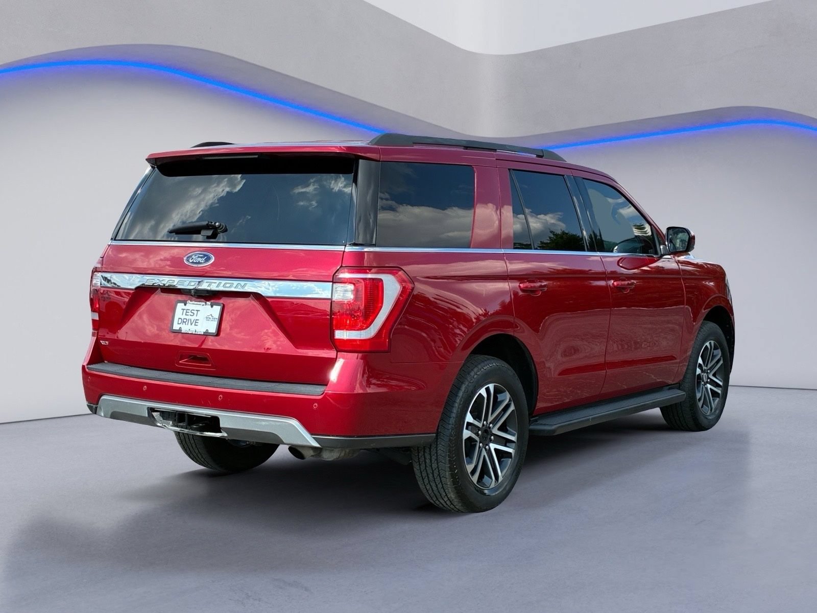 Used 2021 Ford Expedition XLT AWD/4WD image 3