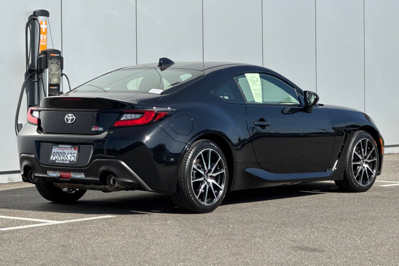 Used 2023 Toyota GR86 RWD image 5