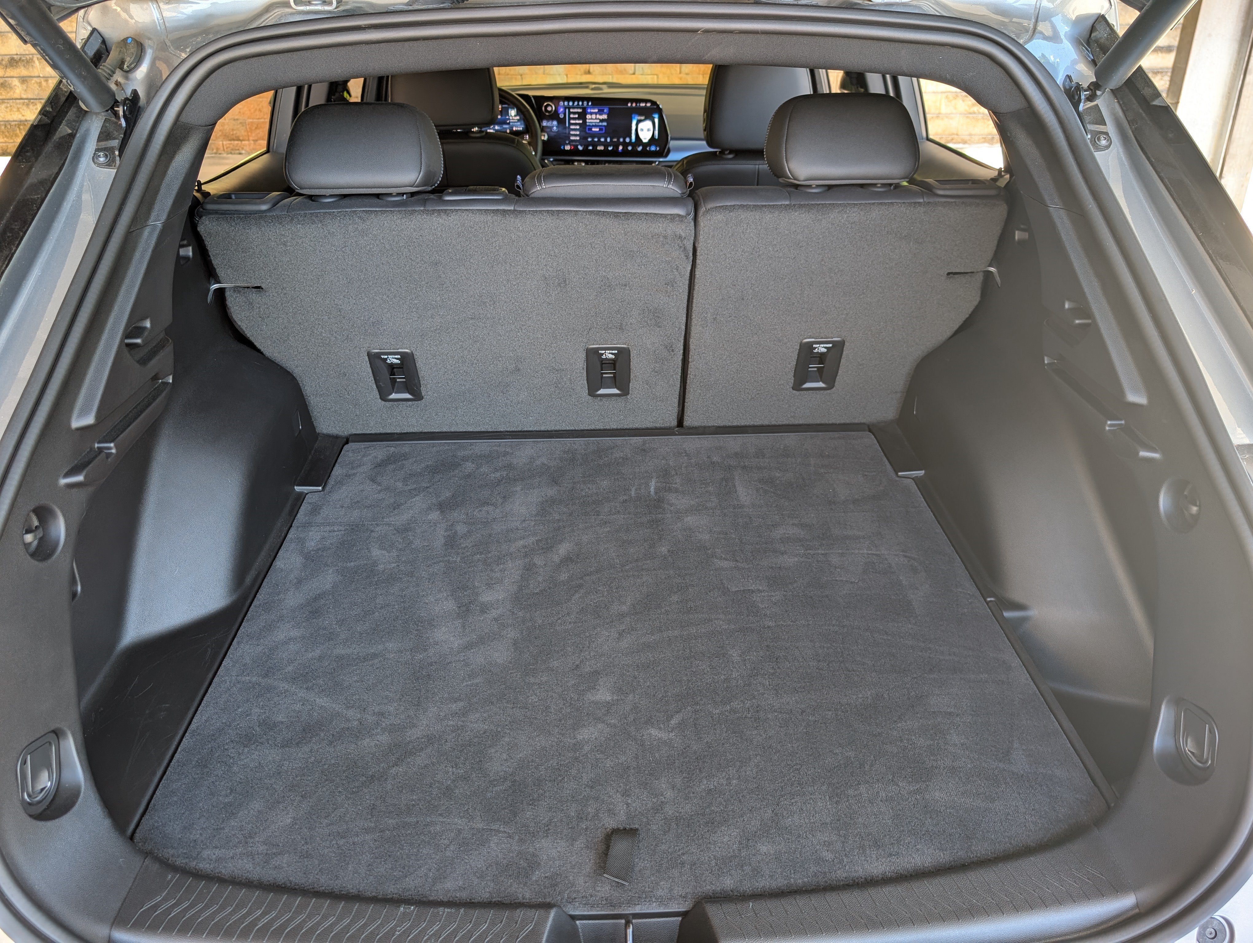 Used 2025 Chevrolet Equinox EV LT w/ Convenience Package FWD image 18