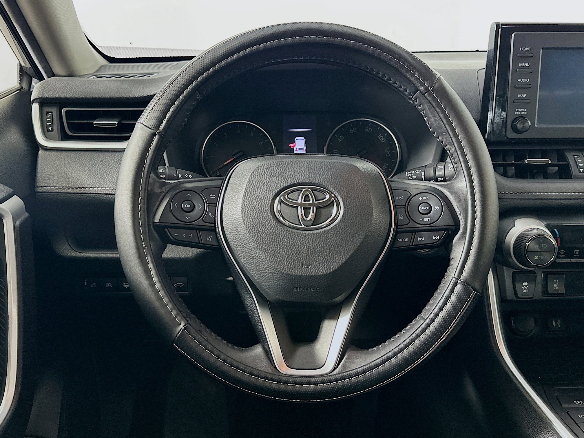 Used 2019 Toyota RAV4 XLE Premium w/ Cold Weather Package image 18