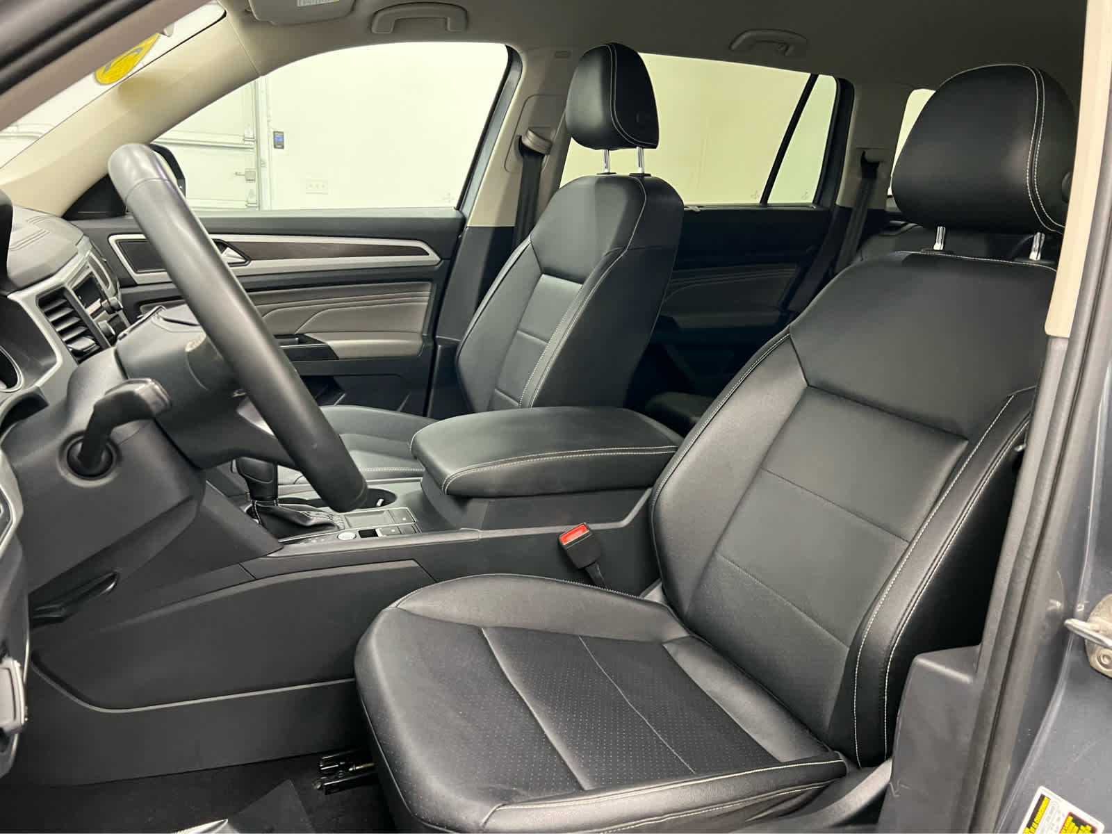 Used 2021 Volkswagen Atlas SE w/ Towing Package image 11