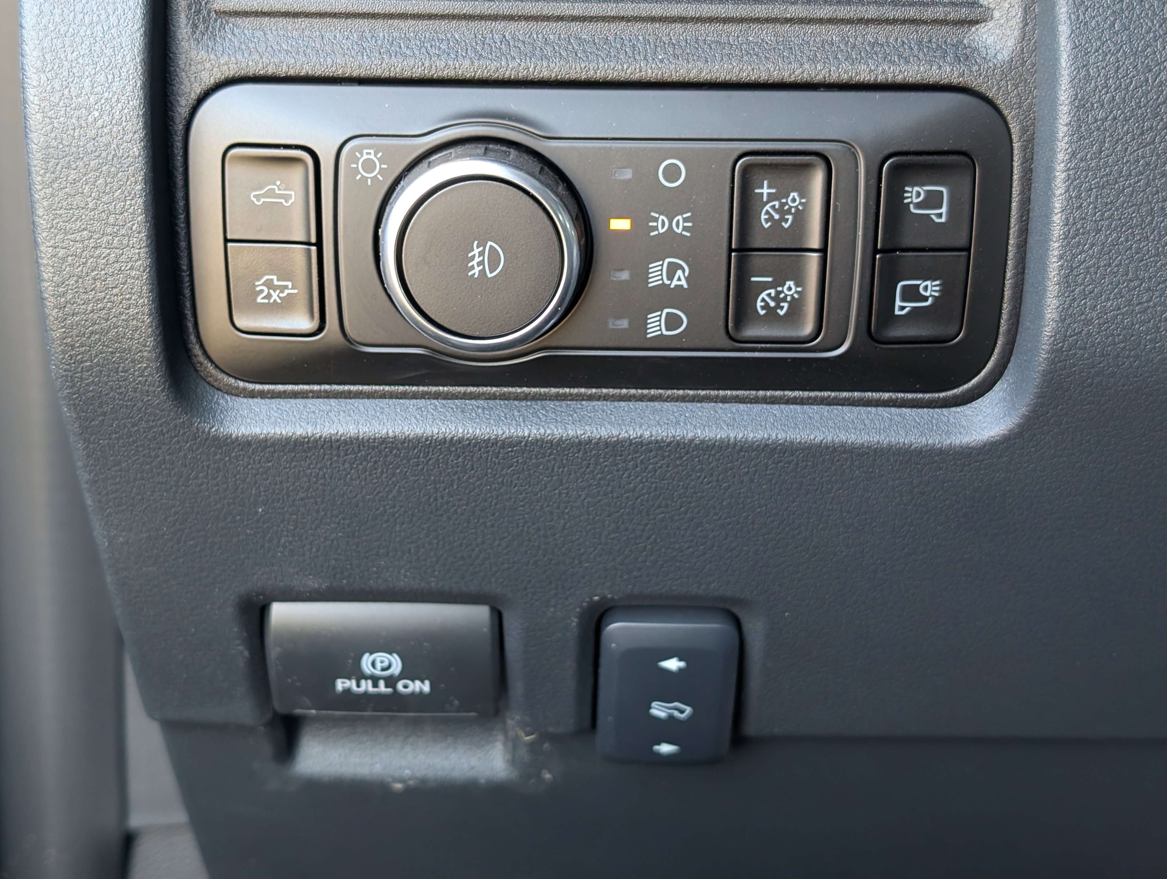 New 2026 Ford F250 Lariat w/ Black Appearance Package image 22