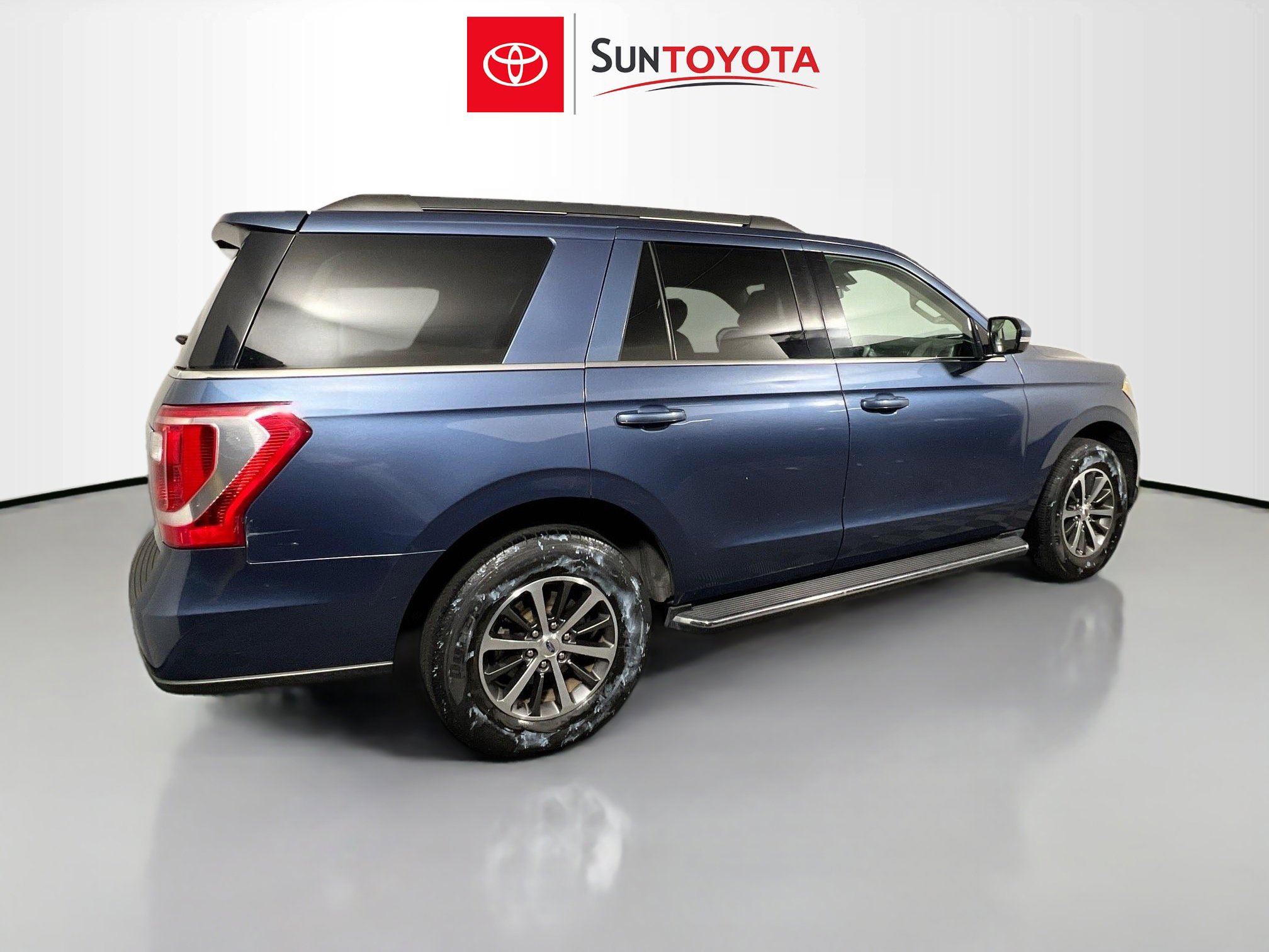 Used 2020 Ford Expedition XLT w/ Equipment Group 202A RWD image 4