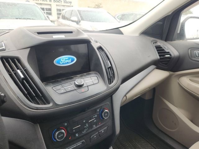 Used 2017 Ford Escape SE w/ Equipment Group 201A image 6