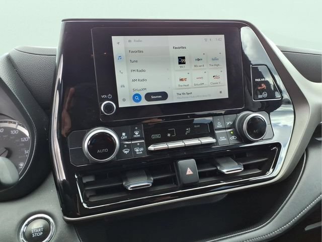 Used 2023 Toyota Highlander LE FWD image 26