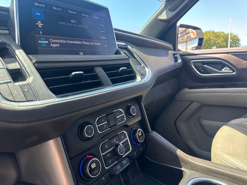 Used 2021 Chevrolet Tahoe Z71 w/ Luxury Package AWD/4WD image 19