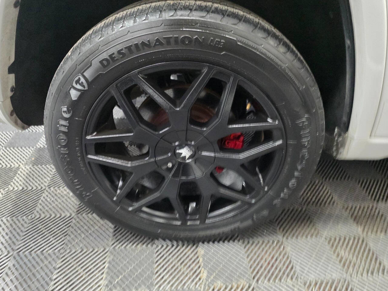 Used 2015 Jeep Grand Cherokee Overland w/ Advanced Technology Group image 36