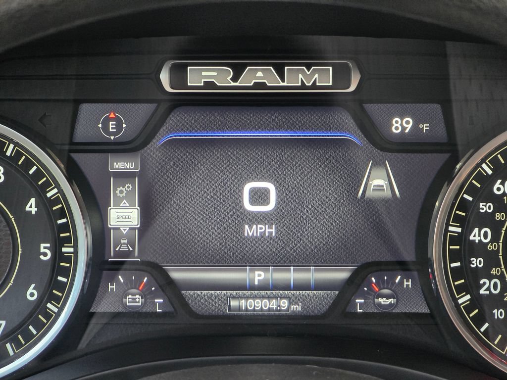 Used 2025 RAM 1500 Warlock AWD/4WD image 32