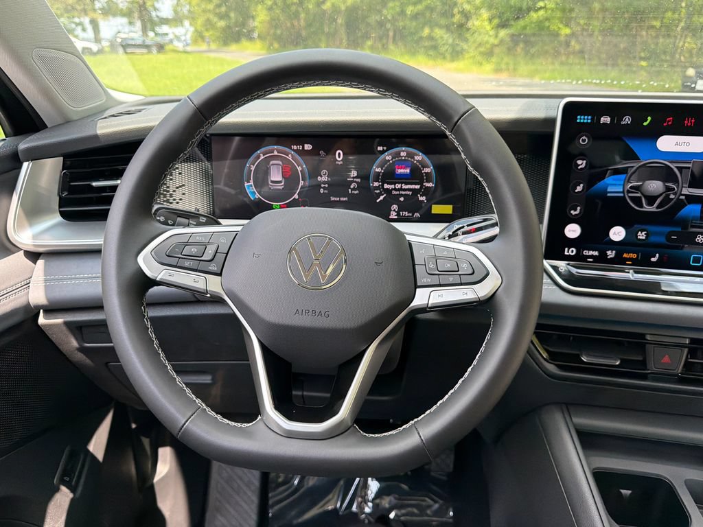 New 2026 Volkswagen Tiguan SE AWD/4WD image 14