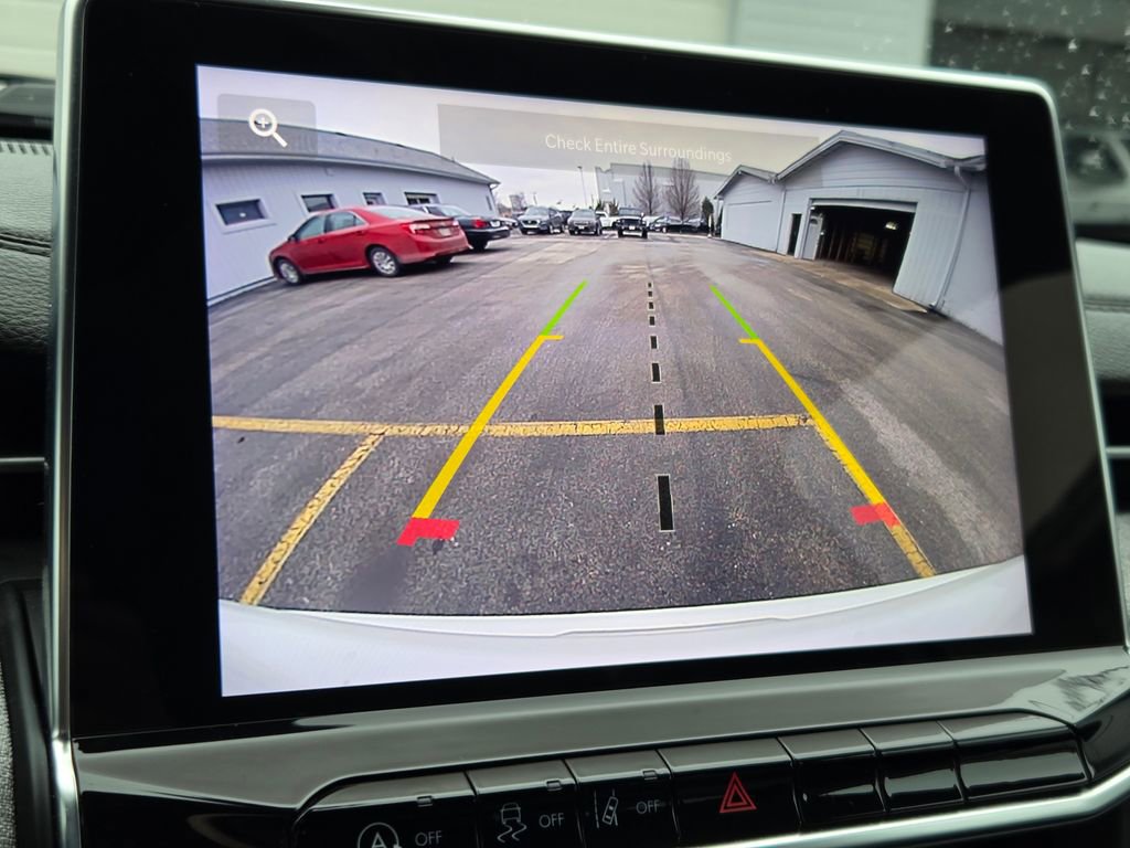 Used 2023 Jeep Compass Latitude image 2