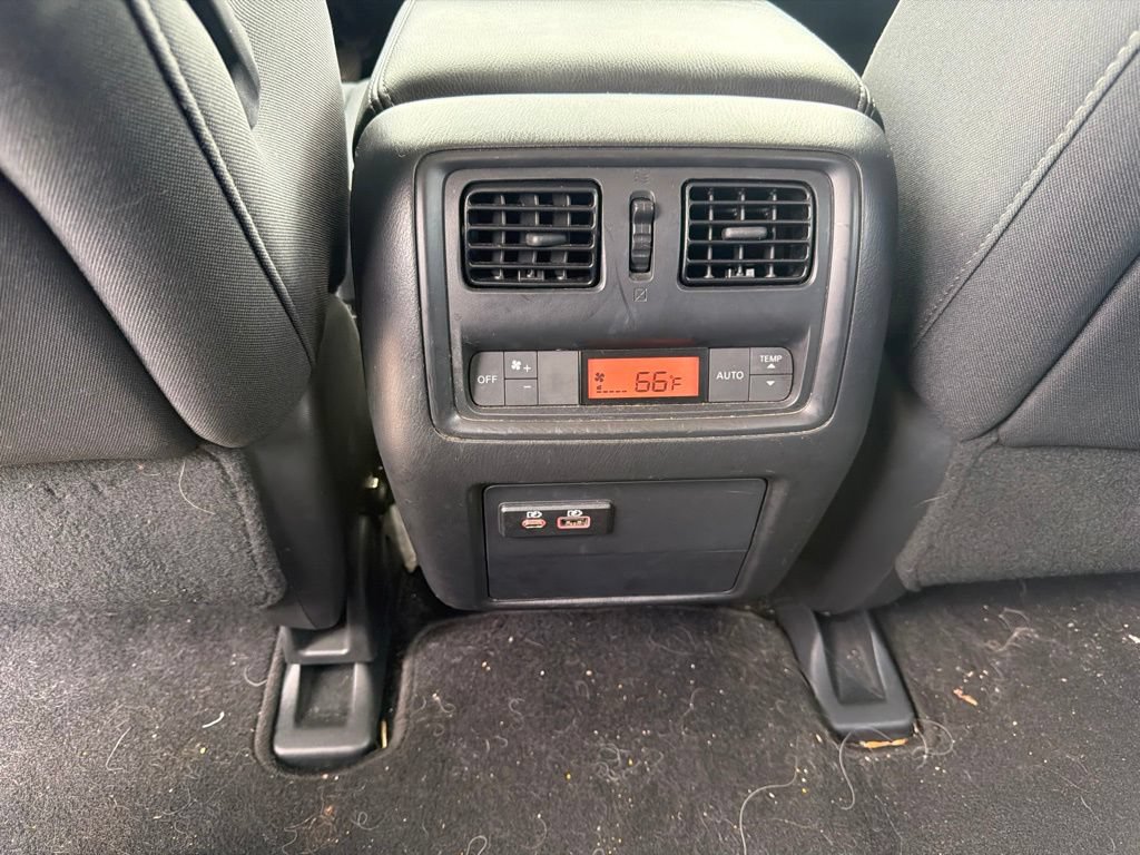 Used 2020 Nissan Pathfinder S FWD image 8