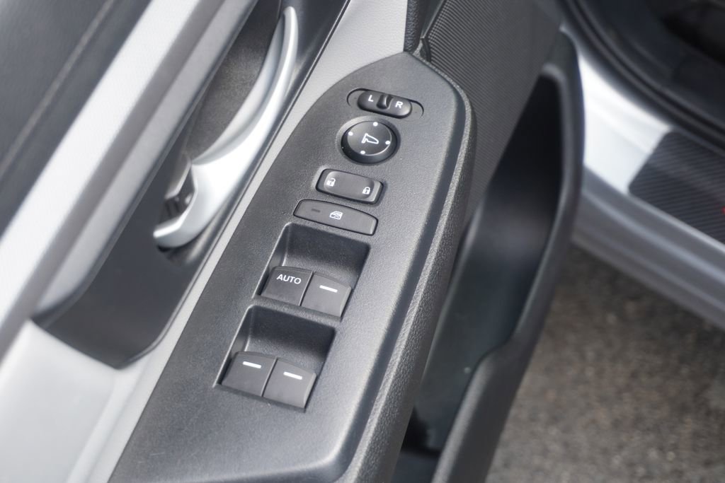 Used 2017 Honda CR-V LX image 14
