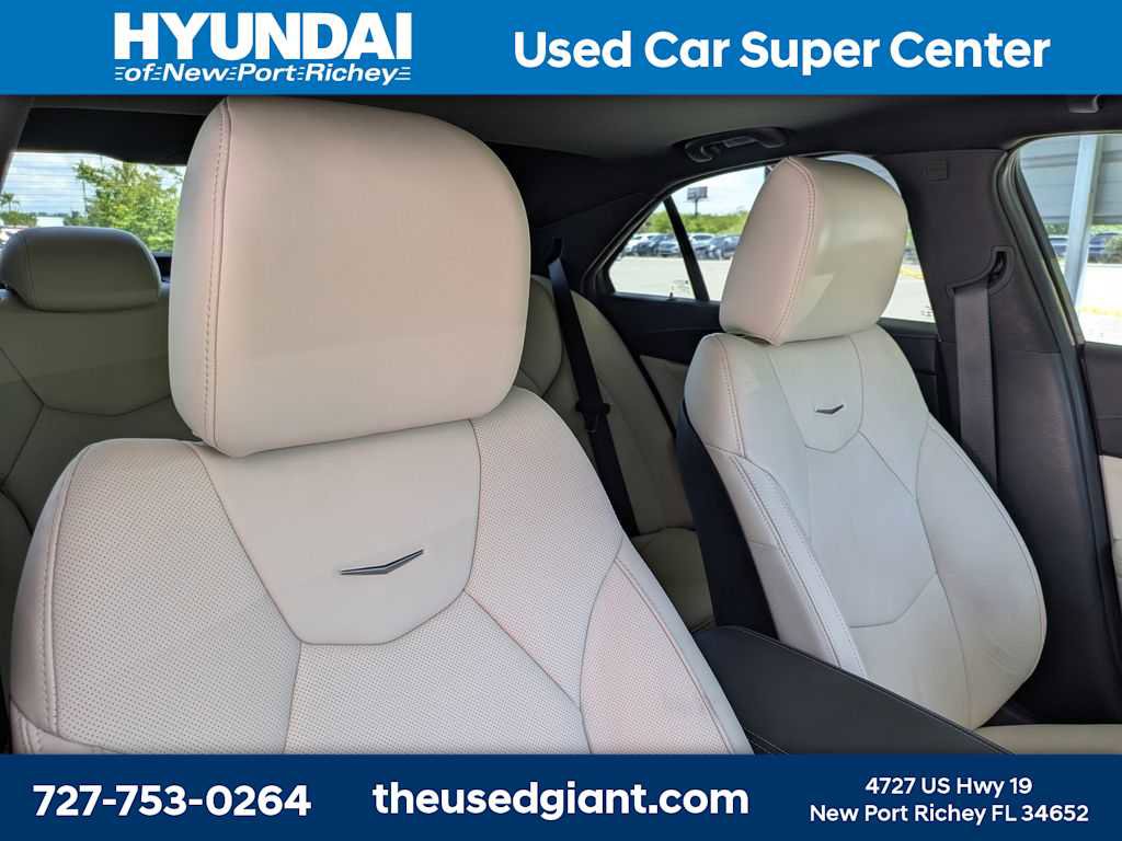 Used 2025 Cadillac CT4 Premium Luxury RWD image 6