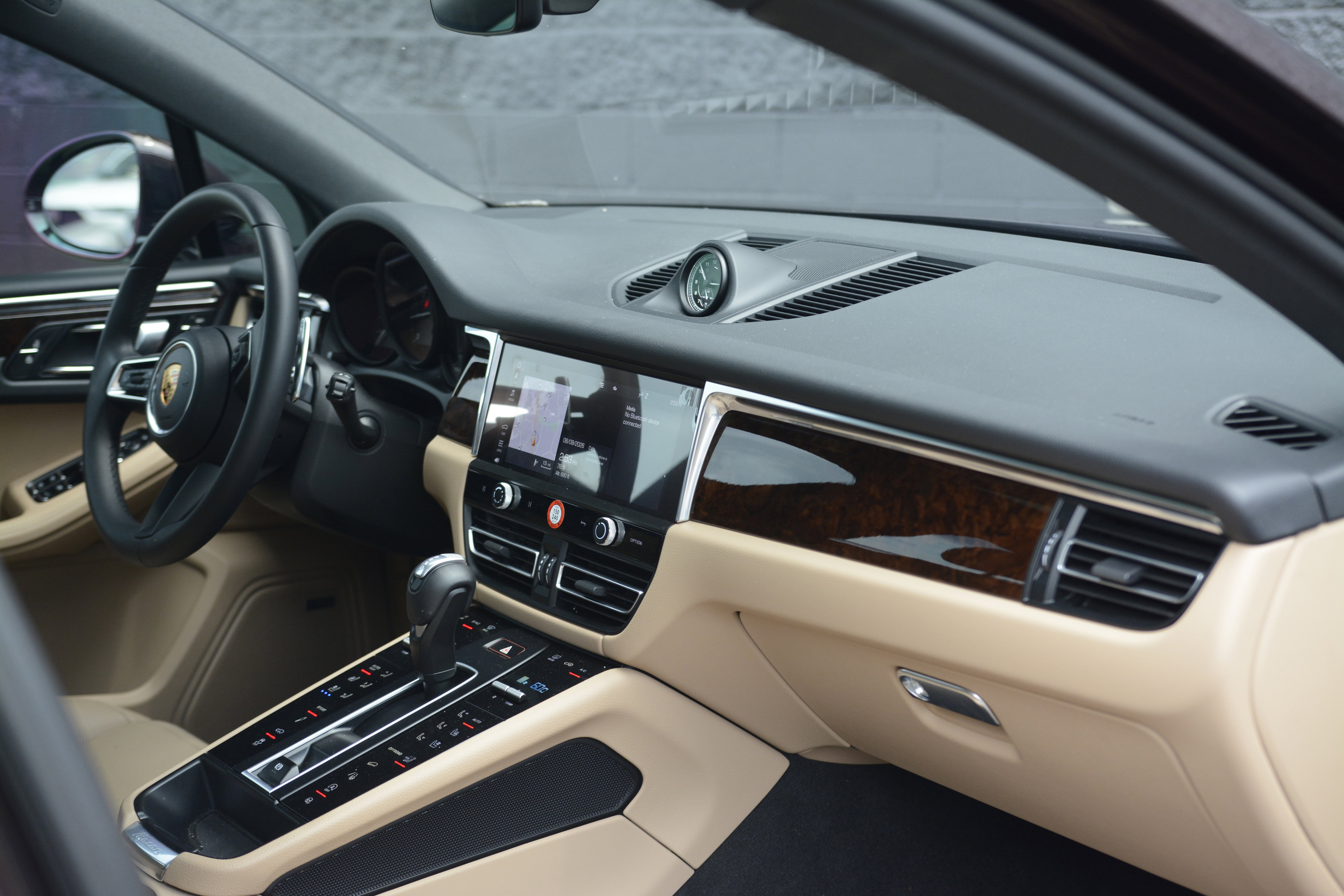 Certified 2026 Porsche Macan AWD/4WD image 28