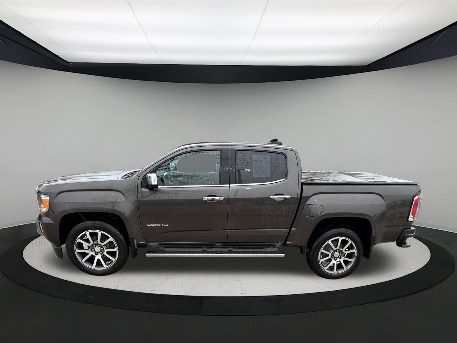Used 2020 GMC Canyon Denali image 4