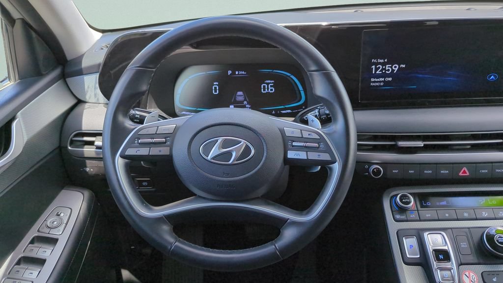 Certified 2025 Hyundai Palisade SEL FWD image 12
