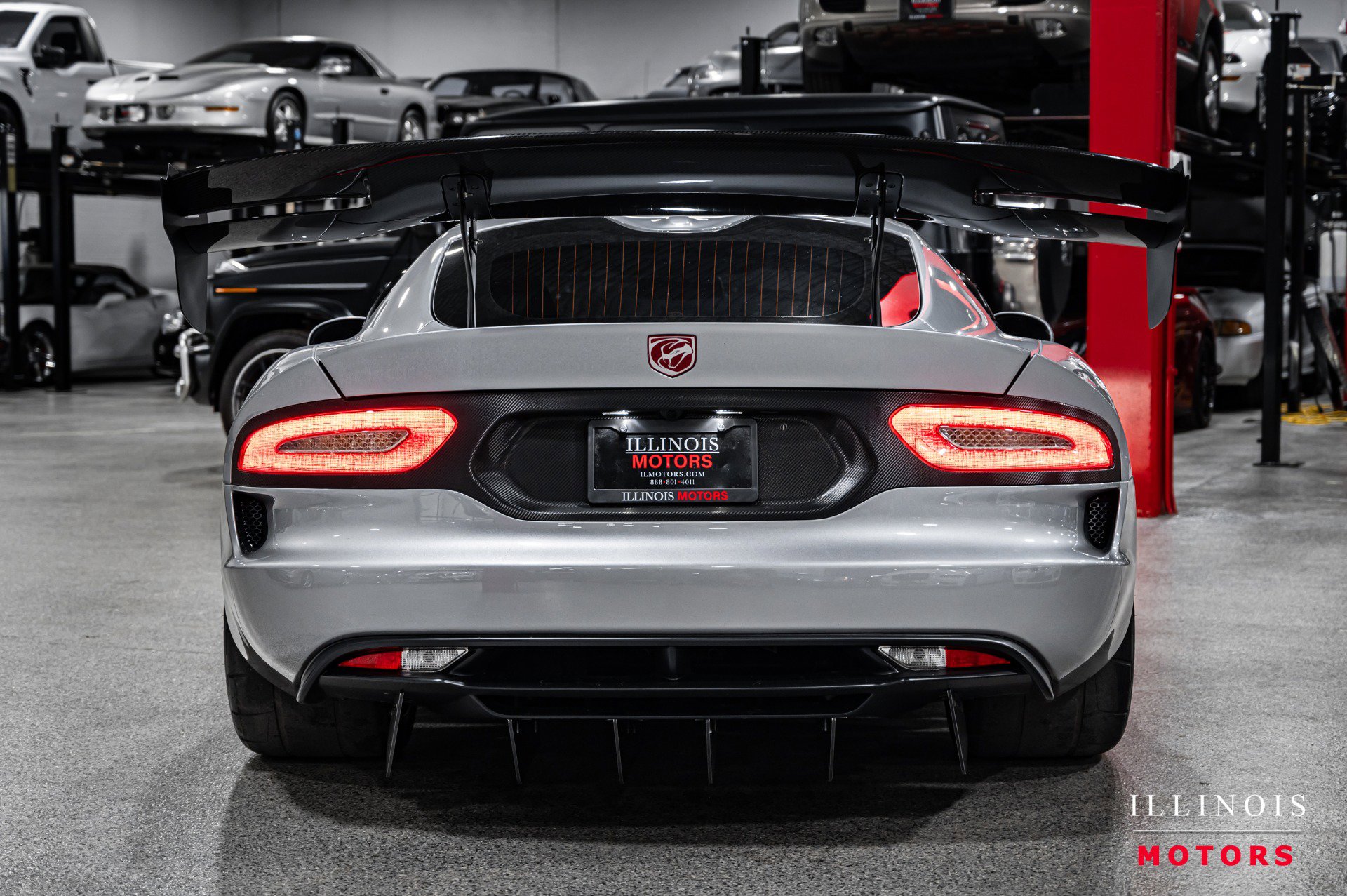 Used 2015 Dodge Viper SRT-10 image 4