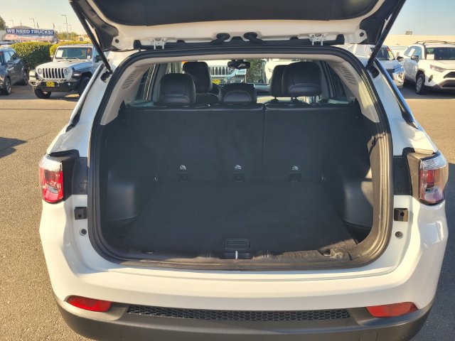 Used 2022 Jeep Compass Latitude AWD/4WD image 11