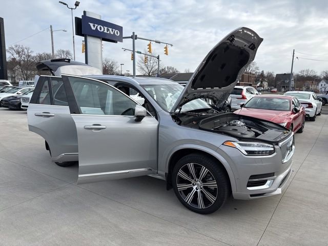 Certified 2023 Volvo XC90 T8 Plus w/ Protection Package Premier image 32