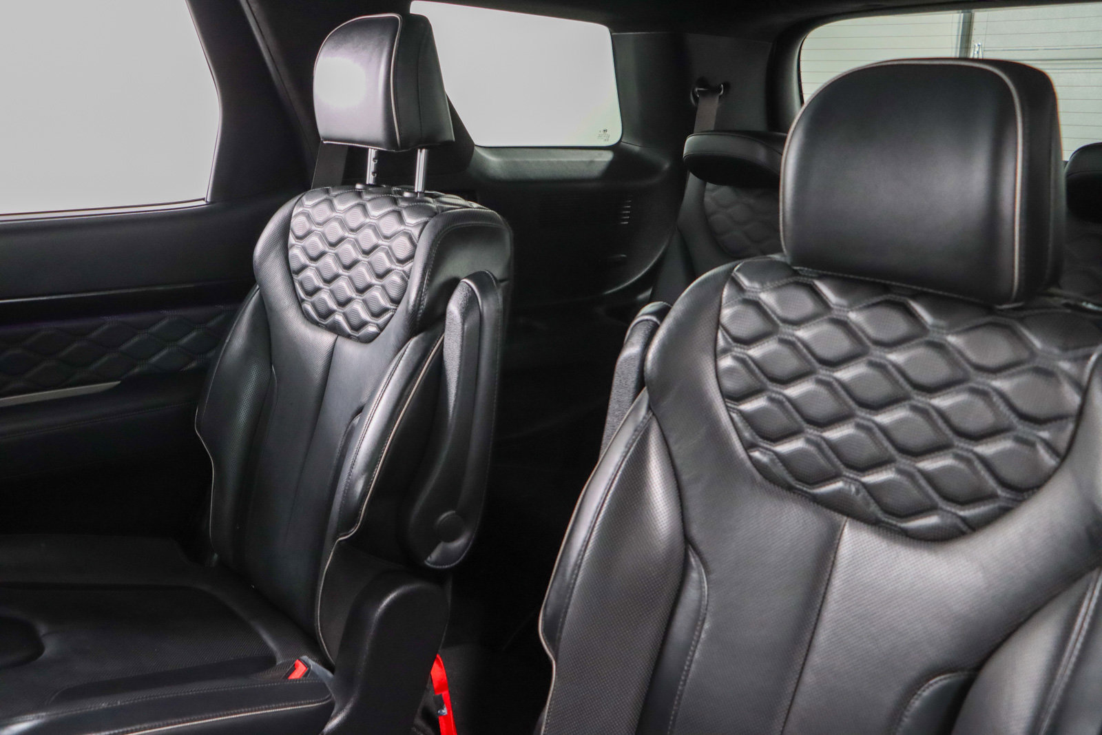 Used 2022 Hyundai Palisade Calligraphy w/ Cargo Package image 25