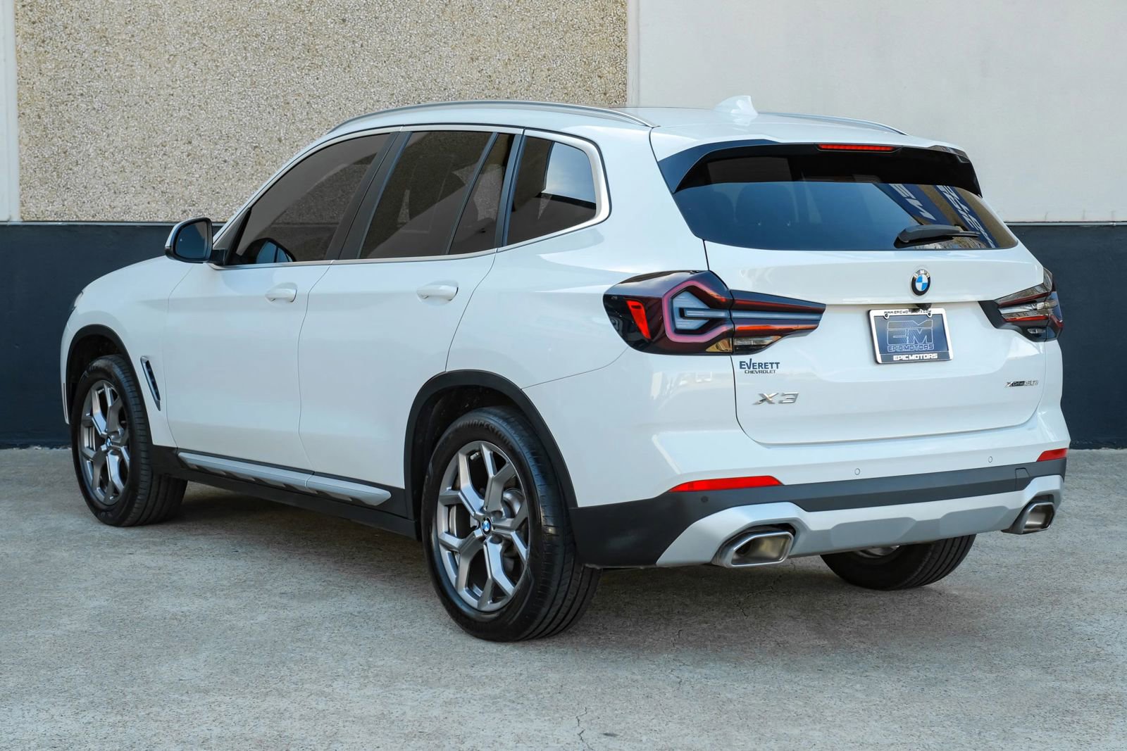 Used 2023 BMW X3 xDrive30i w/ Premium Package w/ZPA AWD/4WD image 9