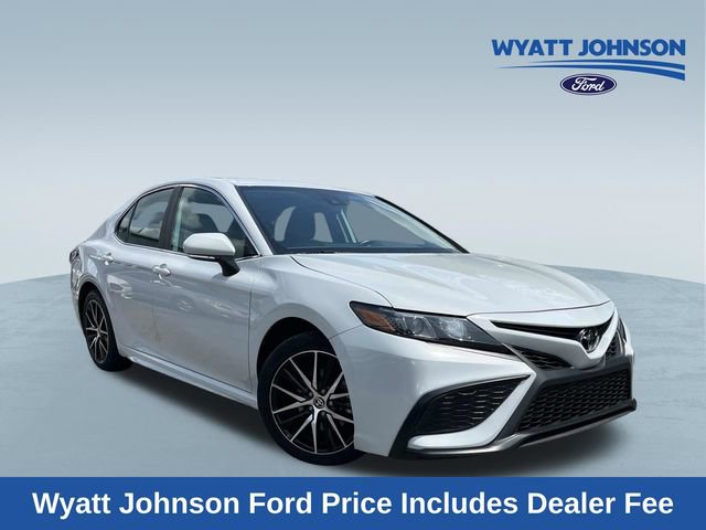 Used 2023 Toyota Camry SE FWD image 1