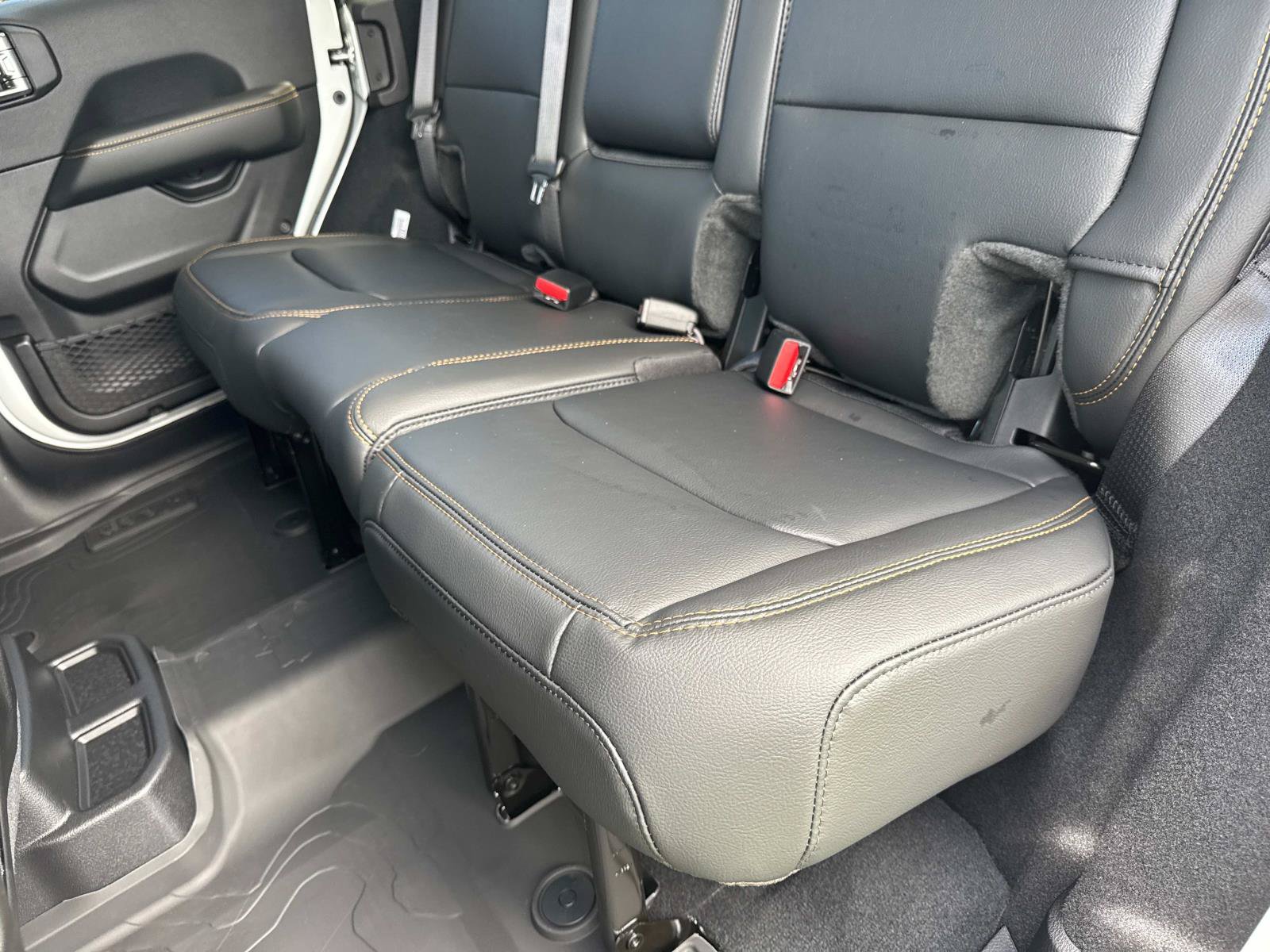New 2025 Jeep Wrangler Unlimited Sahara AWD/4WD image 12
