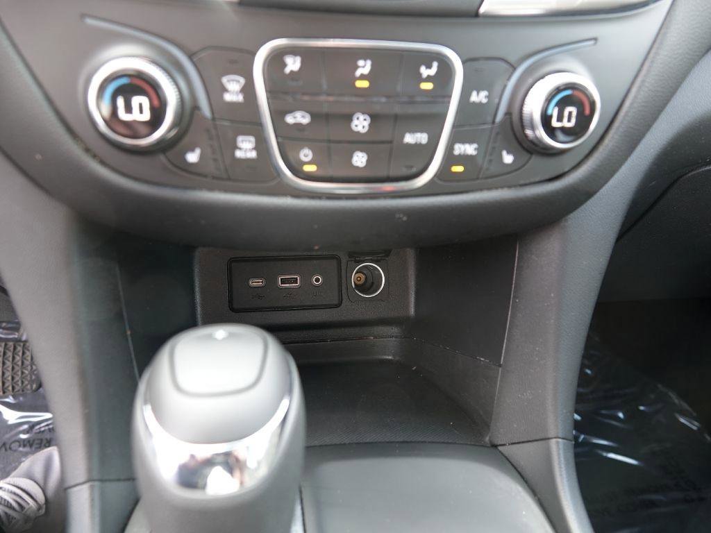Used 2021 Chevrolet Equinox LT AWD/4WD image 22