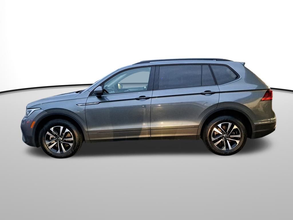 Used 2023 Volkswagen Tiguan S image 2