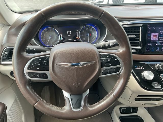 Used 2019 Chrysler Pacifica Touring-L Plus w/ Tire & Wheel Group FWD image 26